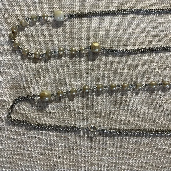 𝟔𝟎” 𝟏𝟗𝟓𝟎𝐬 𝐒𝐢𝐥𝐯𝐞𝐫 𝐏𝐞𝐚𝐫𝐥 𝐋𝐚𝐫𝐢𝐚𝐭 – 𝐓𝐡𝐞 𝐎𝐧𝐞 𝐓𝐡𝐚𝐭 𝐆𝐨𝐭 𝐀𝐰𝐚𝐲 ✨ - Picture 7 of 17